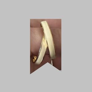 Elegant vintage Monet Gold and Cream Women's Jewelry